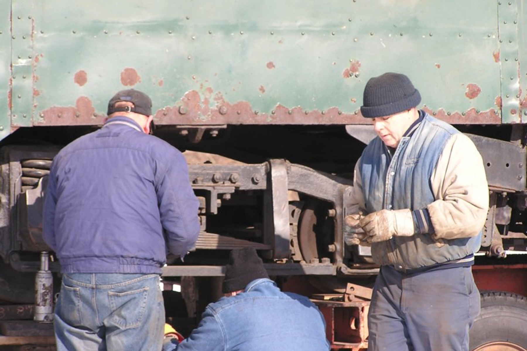 Unloading PTC 8042 at the Pennsylvania Trolley Museum