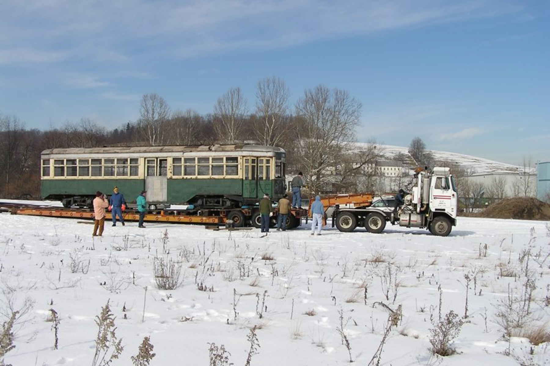 Unloading PTC 8042 at the Pennsylvania Trolley Museum