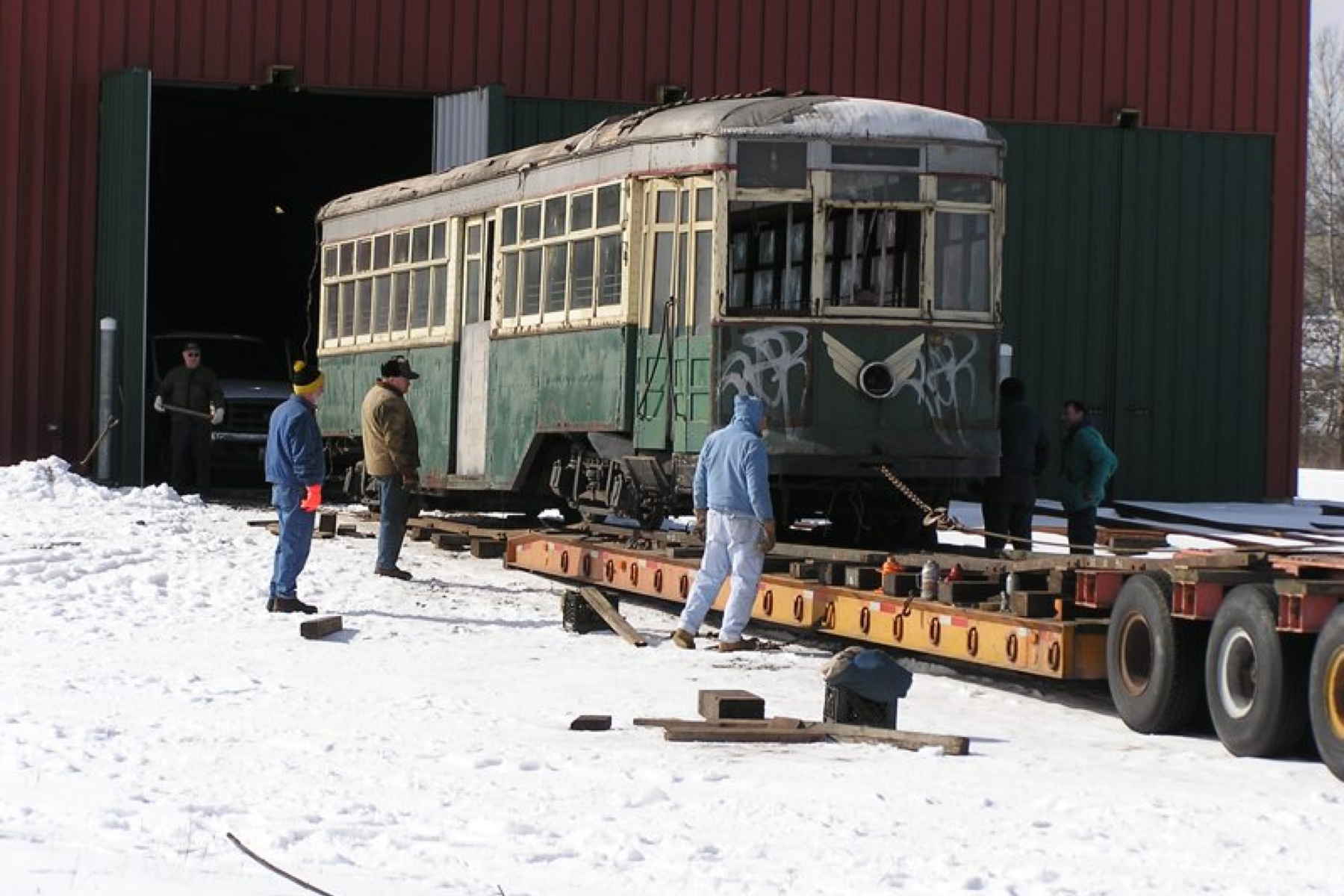 Unloading PTC 8042 at the Pennsylvania Trolley Museum