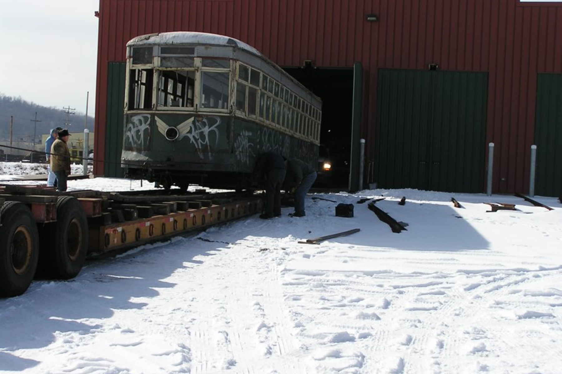 Unloading PTC 8042 at the Pennsylvania Trolley Museum
