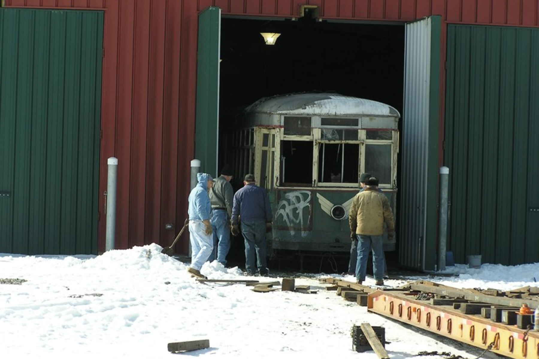 Unloading PTC 8042 at the Pennsylvania Trolley Museum